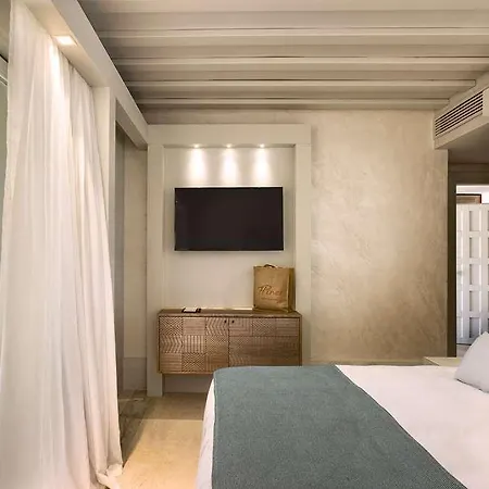 7pines Sardinia - A Destination By Hyatt Üdülőközpont