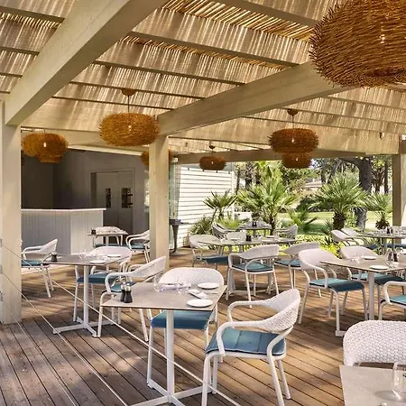 7pines Sardinia - A Destination By Hyatt Üdülőközpont 5*