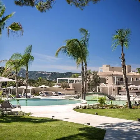 7pines Sardinia - A Destination By Hyatt Üdülőközpont Baja Sardinia