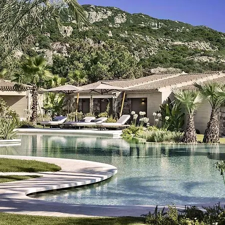 7pines Sardinia - A Destination By Hyatt Üdülőközpont 5*