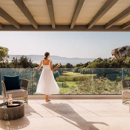7pines Sardinia - A Destination By Hyatt Üdülőközpont Baja Sardinia