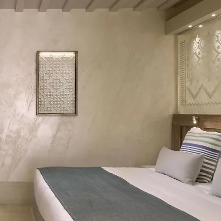 7pines Sardinia - A Destination By Hyatt Üdülőközpont Baja Sardinia