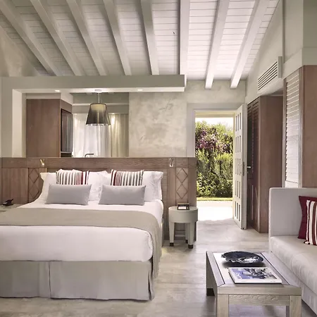 אתר נופש 7pines Sardinia - A Destination By Hyatt 5*