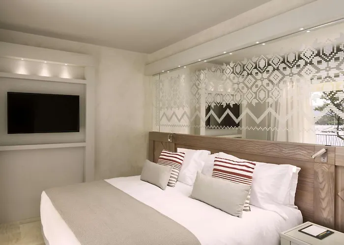 7pines Sardinia - A Destination By Hyatt 5* Baja Sardinia